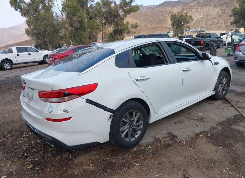 Photo 4 of 2020 Kia Optima LX (VIN 5XXGT4L39LG402735)