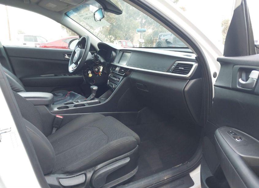 Photo 5 of 2020 Kia Optima LX (VIN 5XXGT4L39LG402735)