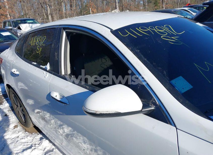 Photo 6 of 2020 Kia Optima LX (VIN 5XXGT4L39LG416635)