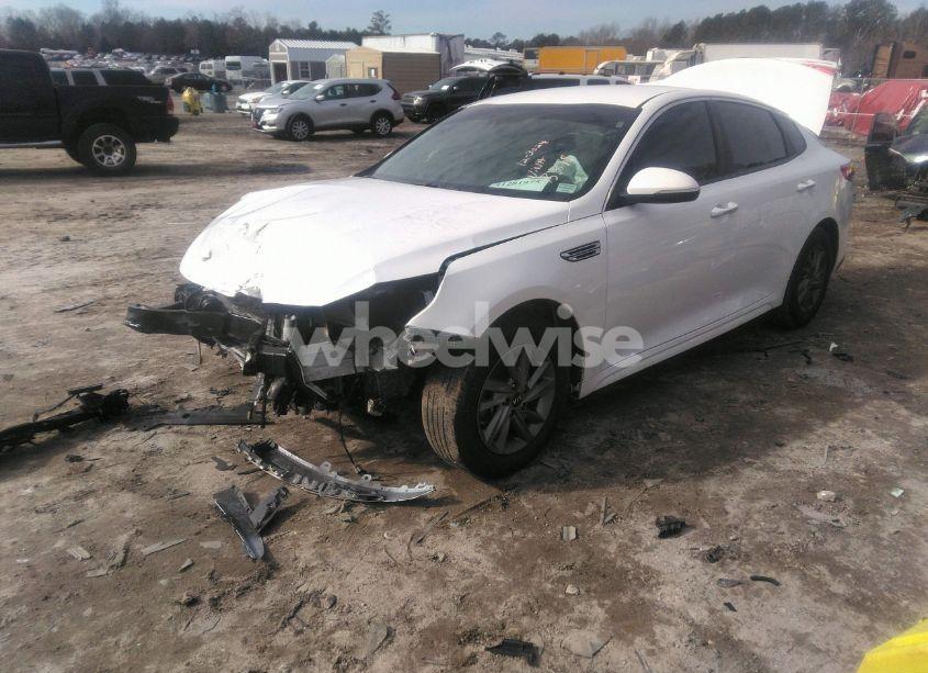 Photo 2 of 2020 Kia Optima LX (VIN 5XXGT4L39LG418319)