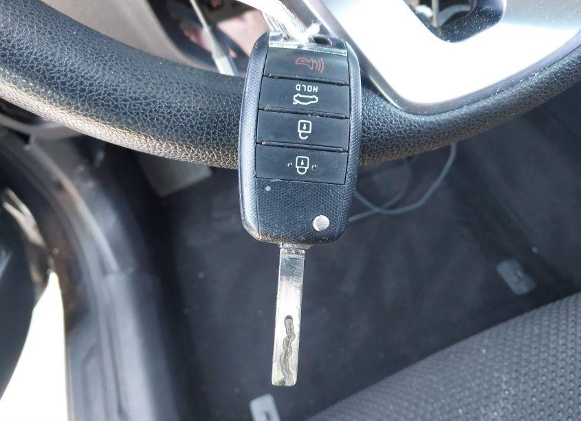 Photo 11 of 2020 Kia Optima LX (VIN 5XXGT4L39LG430485)