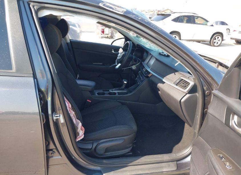 Photo 5 of 2020 Kia Optima LX (VIN 5XXGT4L39LG430485)