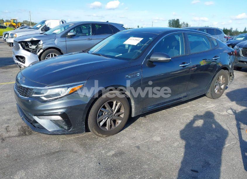 Photo 2 of 2020 Kia Optima LX (VIN 5XXGT4L39LG434312)