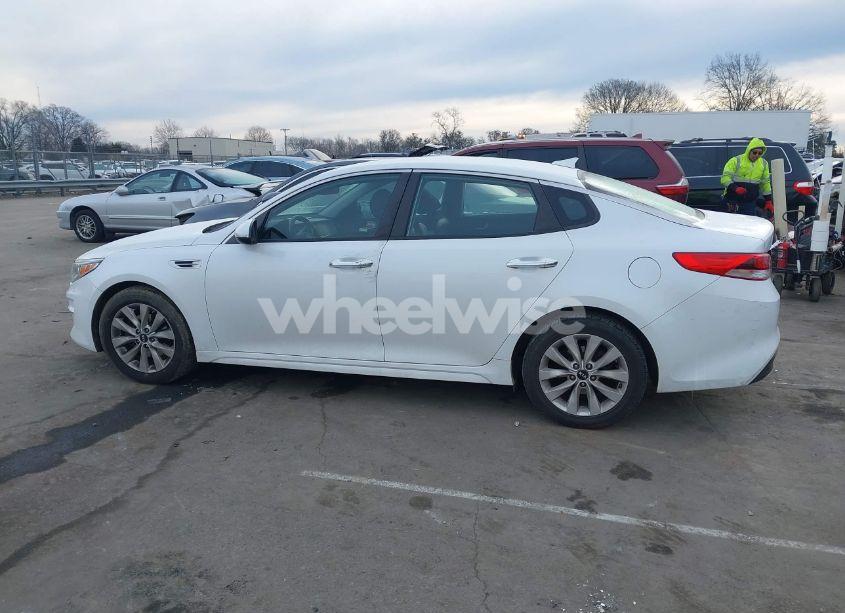 Photo 14 of 2016 Kia Optima LX (VIN 5XXGT4L3XGG001751)