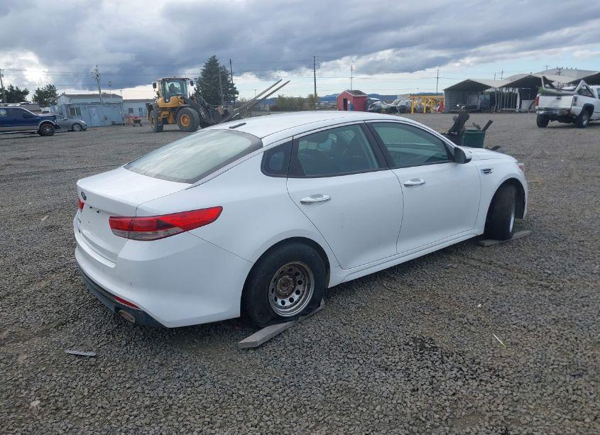 Photo 4 of 2016 Kia Optima LX (VIN 5XXGT4L3XGG002561)