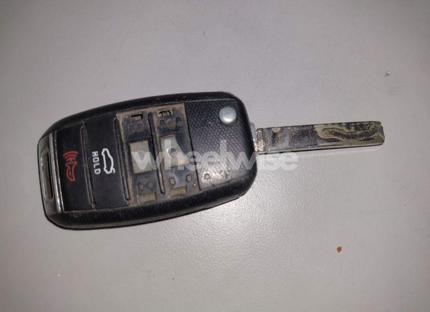 Photo 11 of 2016 Kia Optima LX (VIN 5XXGT4L3XGG007016)