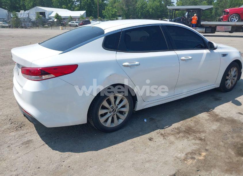 Photo 4 of 2016 Kia Optima LX (VIN 5XXGT4L3XGG009882)