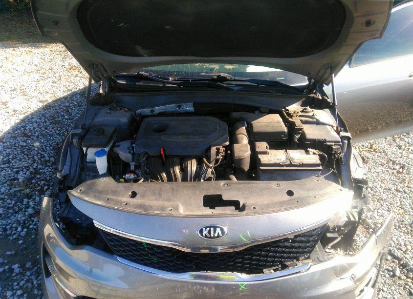 Photo 10 of 2016 Kia Optima LX (VIN 5XXGT4L3XGG023927)