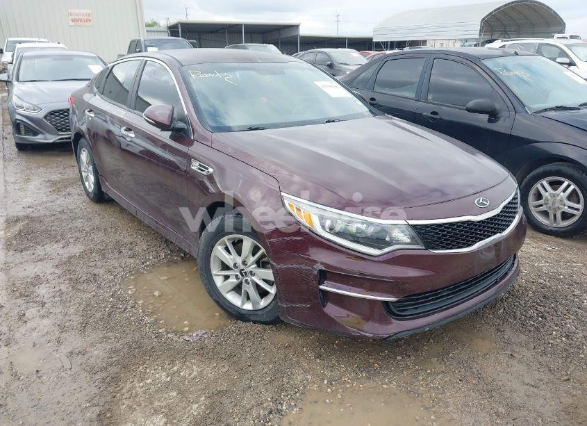 2016 Kia Optima LX (VIN 5XXGT4L3XGG027430) main photo