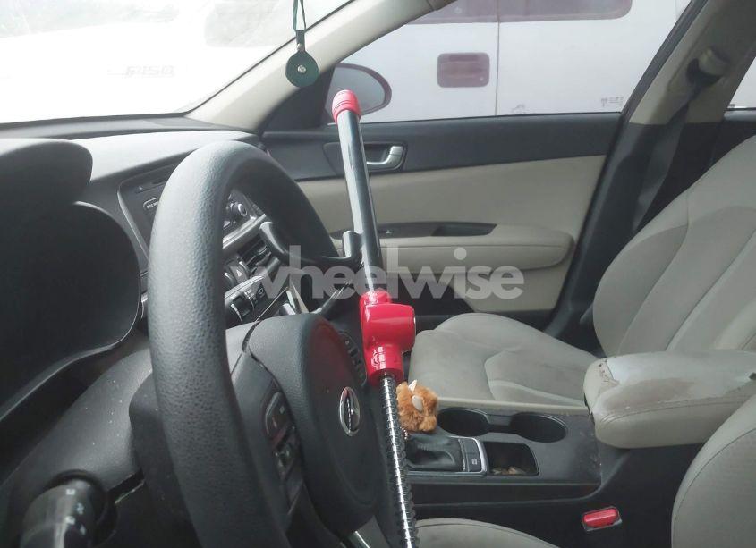 Photo 15 of 2016 Kia Optima LX (VIN 5XXGT4L3XGG027430)