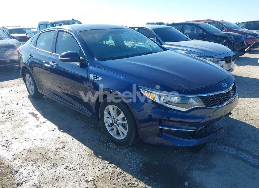 2016 Kia Optima LX (VIN 5XXGT4L3XGG028755) main photo