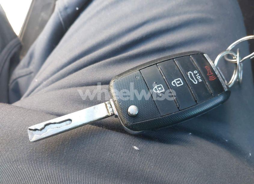 Photo 11 of 2016 Kia Optima LX (VIN 5XXGT4L3XGG028755)