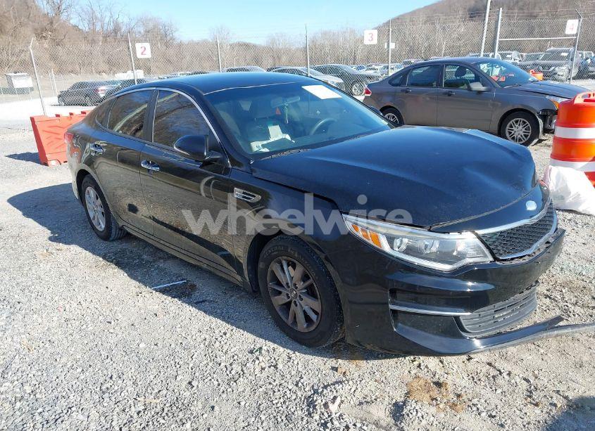 2016 Kia Optima LX (VIN 5XXGT4L3XGG032045) main photo