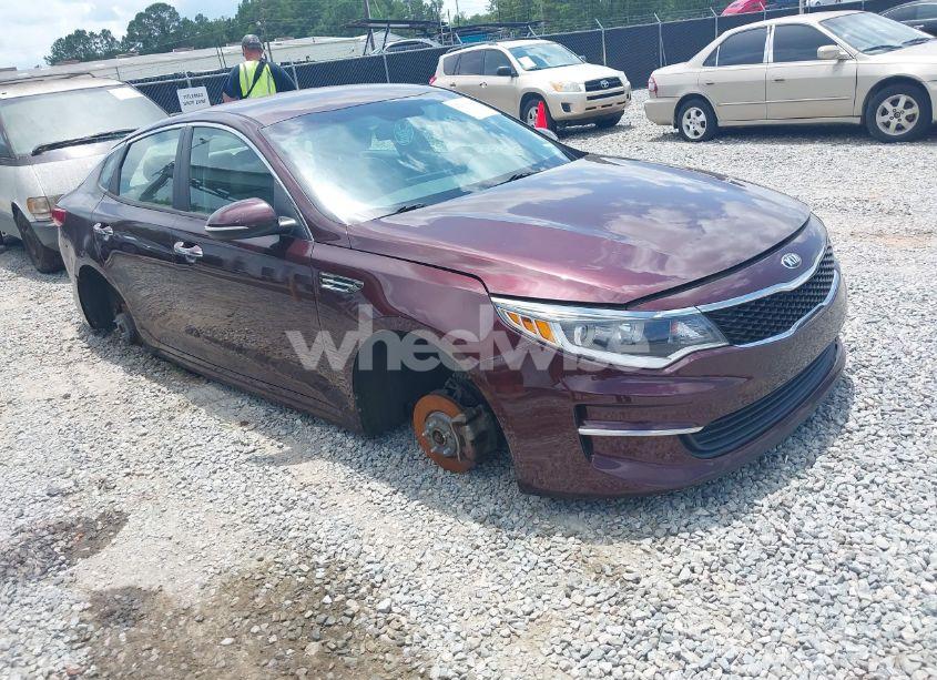 2016 Kia Optima LX (VIN 5XXGT4L3XGG040050) main photo