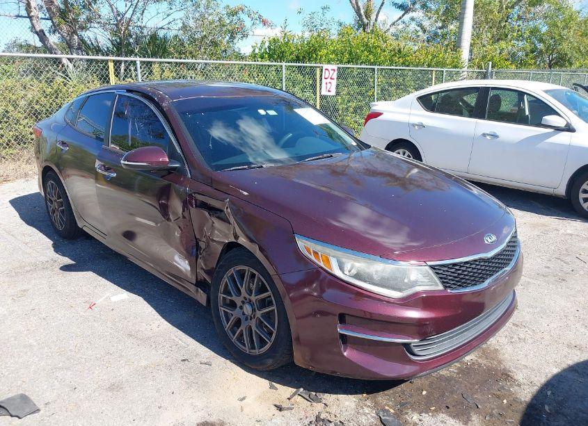 2016 Kia Optima LX (VIN 5XXGT4L3XGG044082) main photo