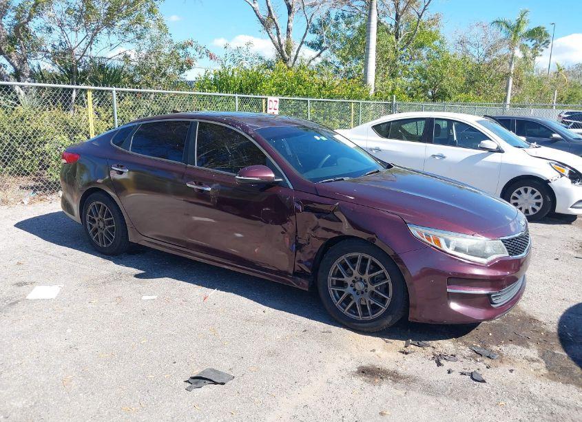 Photo 6 of 2016 Kia Optima LX (VIN 5XXGT4L3XGG044082)