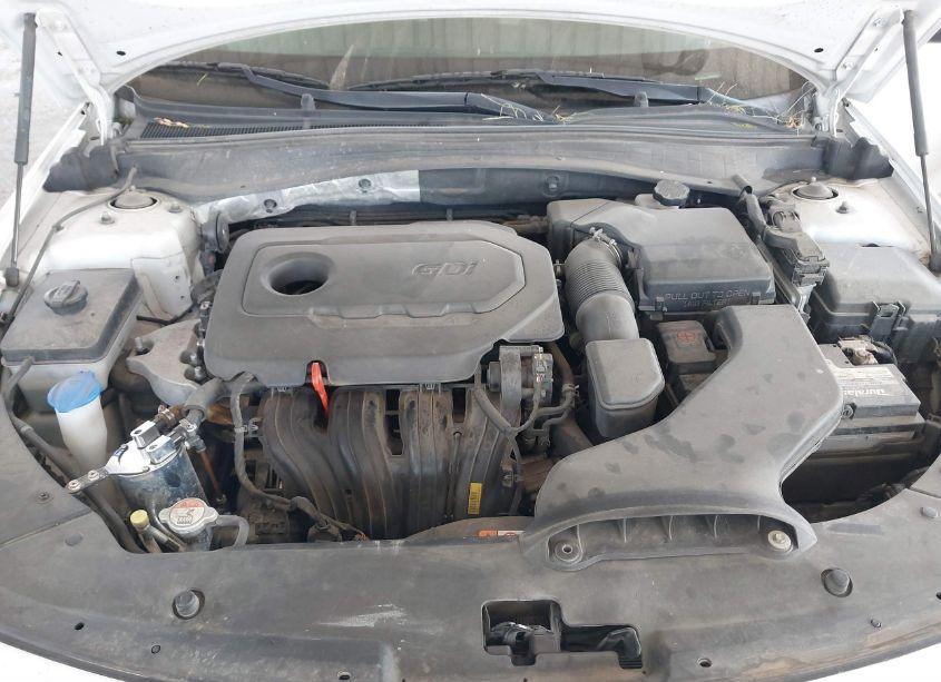 Photo 10 of 2016 Kia Optima LX (VIN 5XXGT4L3XGG056765)