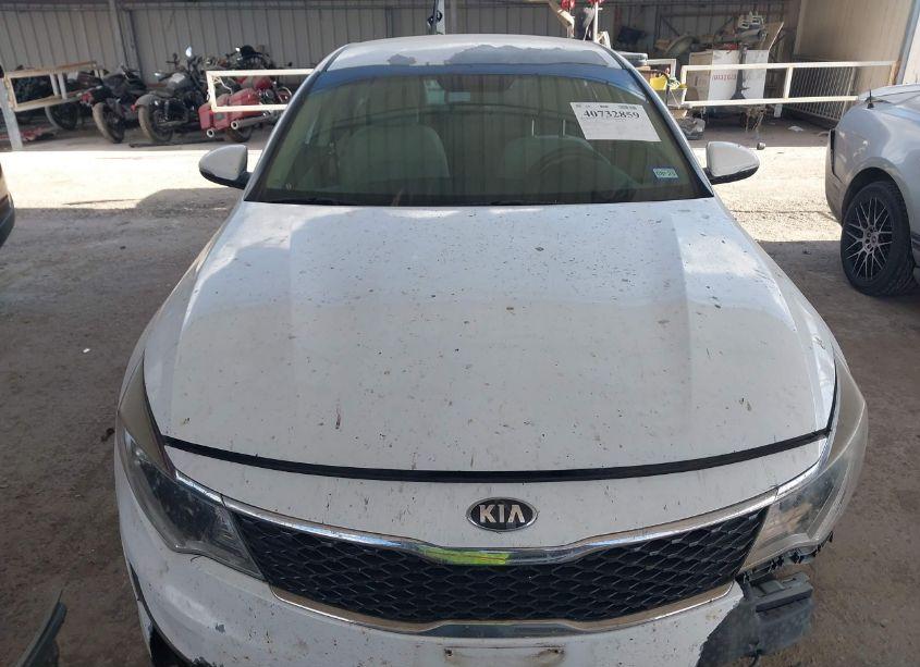 Photo 12 of 2016 Kia Optima LX (VIN 5XXGT4L3XGG056765)