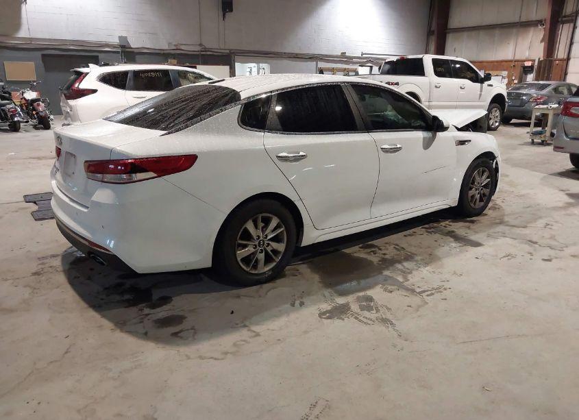 Photo 4 of 2016 Kia Optima LX (VIN 5XXGT4L3XGG063361)