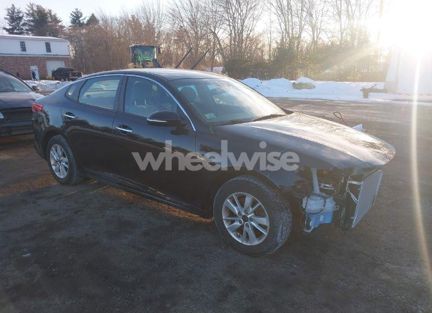 2016 Kia Optima LX (VIN 5XXGT4L3XGG077552) main photo