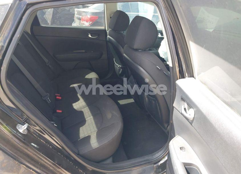 Photo 8 of 2016 Kia Optima LX (VIN 5XXGT4L3XGG103129)