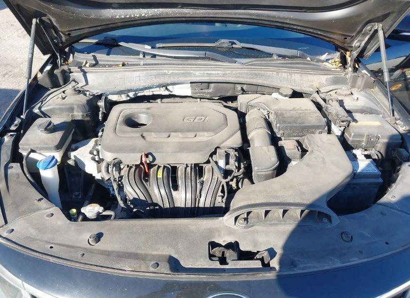 Photo 10 of 2016 Kia Optima LX (VIN 5XXGT4L3XGG104359)