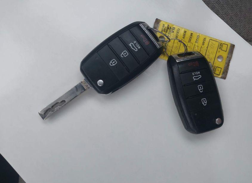 Photo 11 of 2016 Kia Optima LX (VIN 5XXGT4L3XGG113725)