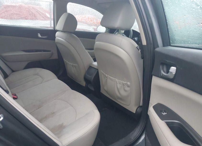Photo 8 of 2016 Kia Optima LX (VIN 5XXGT4L3XGG113725)