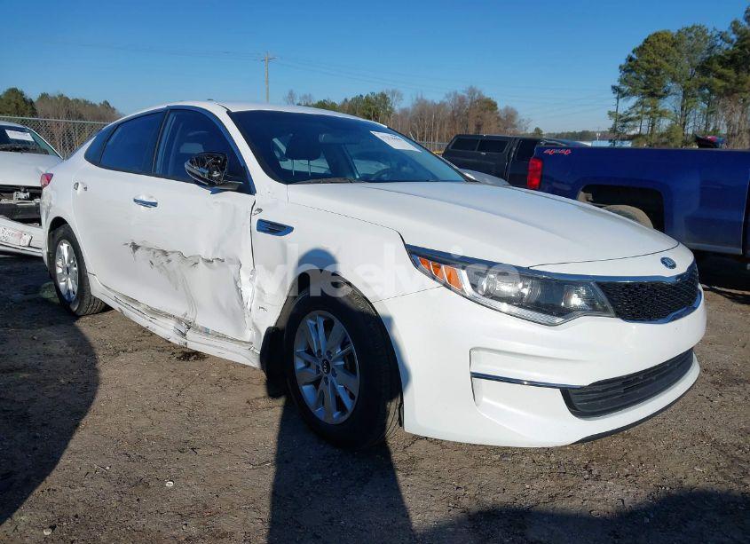 2016 Kia Optima LX (VIN 5XXGT4L3XGG114101) main photo