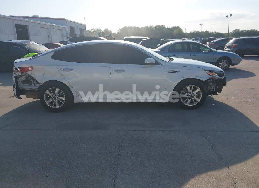 Photo 13 of 2017 Kia Optima LX (VIN 5XXGT4L3XHG128484)
