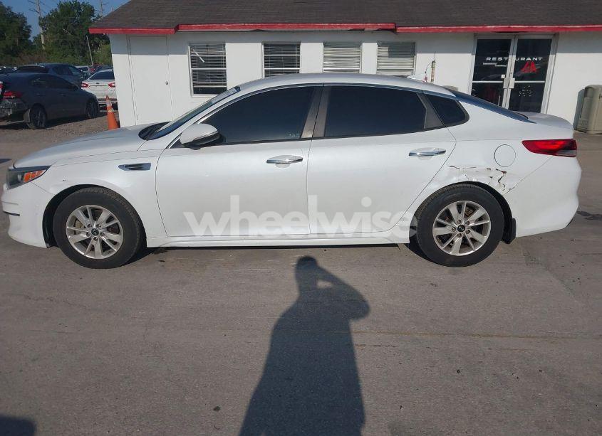 Photo 14 of 2017 Kia Optima LX (VIN 5XXGT4L3XHG128484)