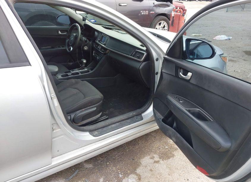 Photo 5 of 2017 Kia Optima LX (VIN 5XXGT4L3XHG134270)