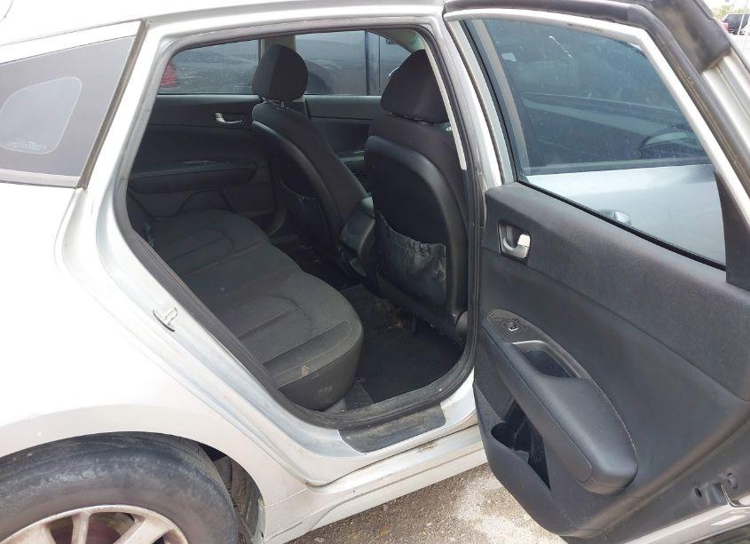 Photo 8 of 2017 Kia Optima LX (VIN 5XXGT4L3XHG134270)