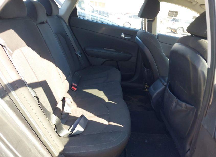 Photo 8 of 2017 Kia Optima LX (VIN 5XXGT4L3XHG139985)