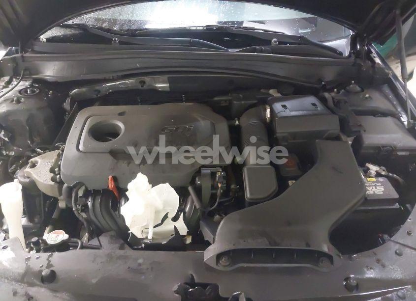 Photo 10 of 2017 Kia Optima LX (VIN 5XXGT4L3XHG152865)