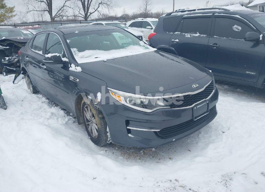 2017 Kia Optima LX (VIN 5XXGT4L3XHG153966) main photo