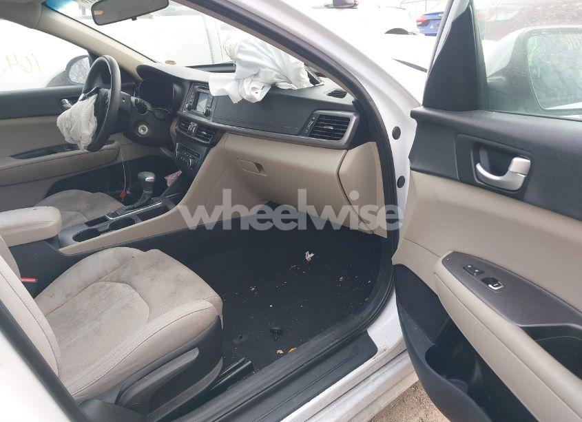 Photo 5 of 2017 Kia Optima LX (VIN 5XXGT4L3XHG155135)