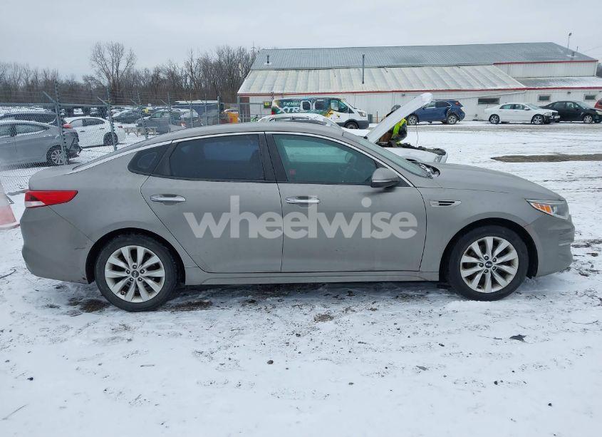 Photo 13 of 2017 Kia Optima LX (VIN 5XXGT4L3XHG160948)