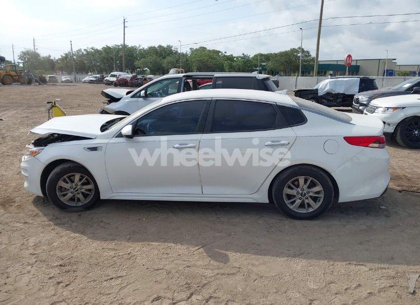 Photo 14 of 2018 Kia Optima LX (VIN 5XXGT4L3XJG182289)