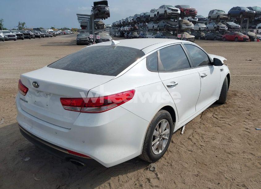 Photo 4 of 2018 Kia Optima LX (VIN 5XXGT4L3XJG182289)