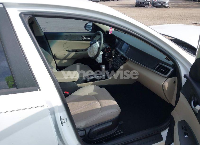 Photo 5 of 2018 Kia Optima LX (VIN 5XXGT4L3XJG182289)