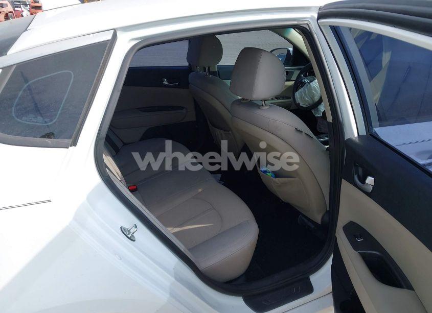 Photo 8 of 2018 Kia Optima LX (VIN 5XXGT4L3XJG182289)