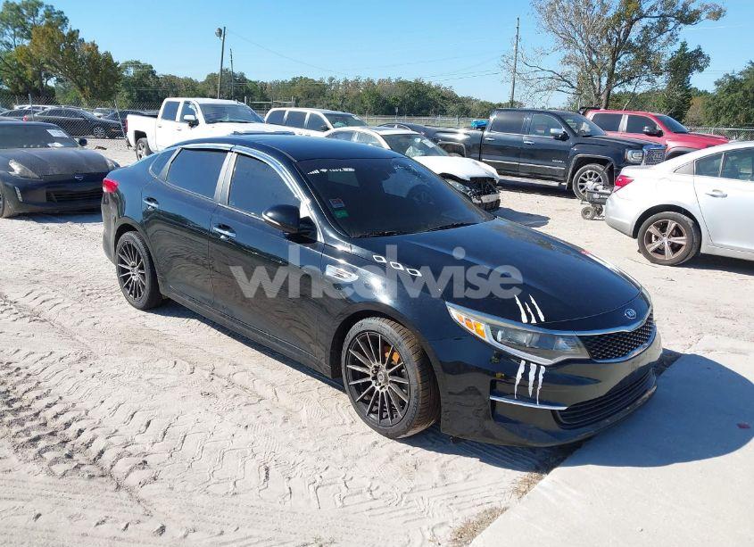 2018 Kia Optima LX (VIN 5XXGT4L3XJG203237) main photo