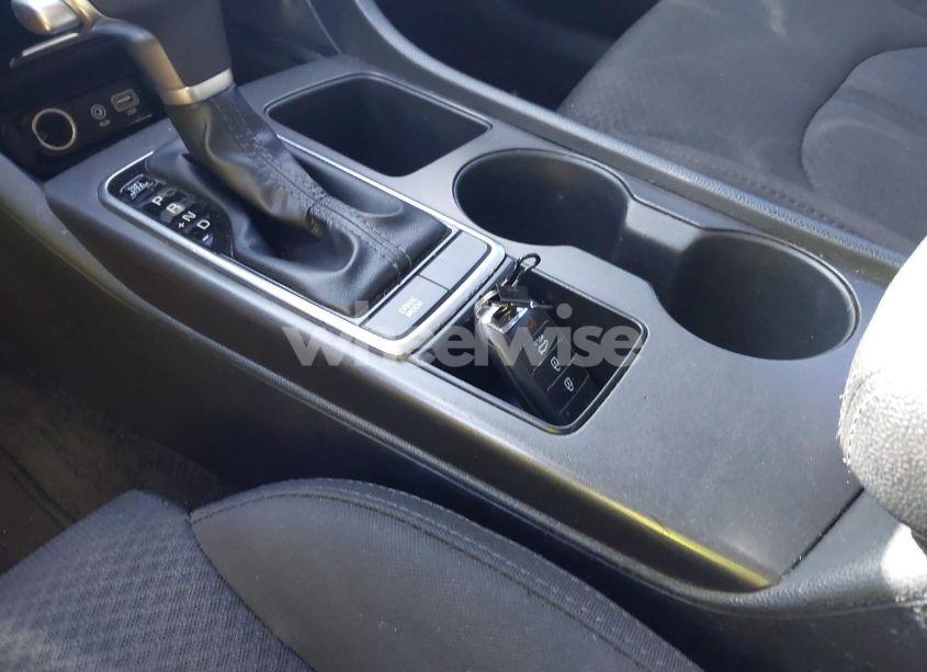 Photo 12 of 2018 Kia Optima LX (VIN 5XXGT4L3XJG203237)