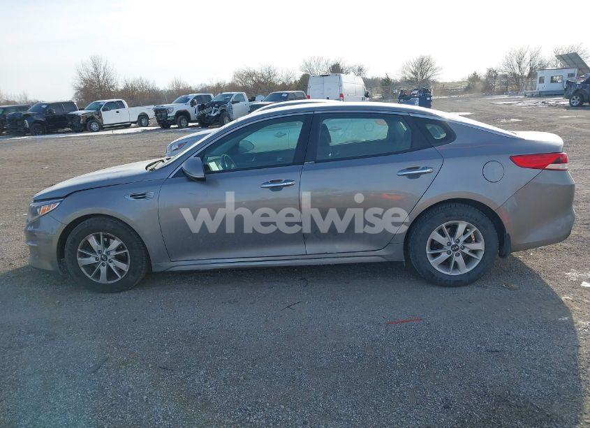Photo 14 of 2018 Kia Optima LX (VIN 5XXGT4L3XJG205277)