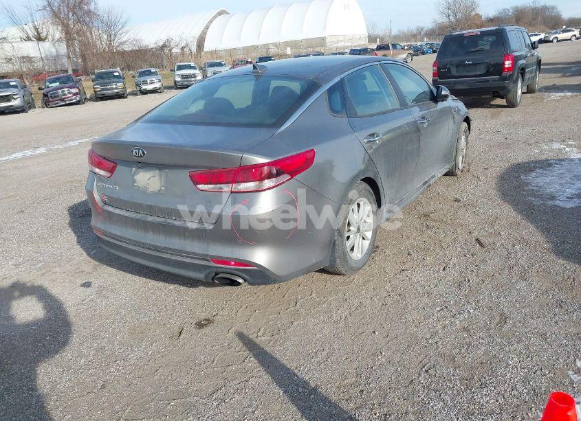 Photo 4 of 2018 Kia Optima LX (VIN 5XXGT4L3XJG205277)