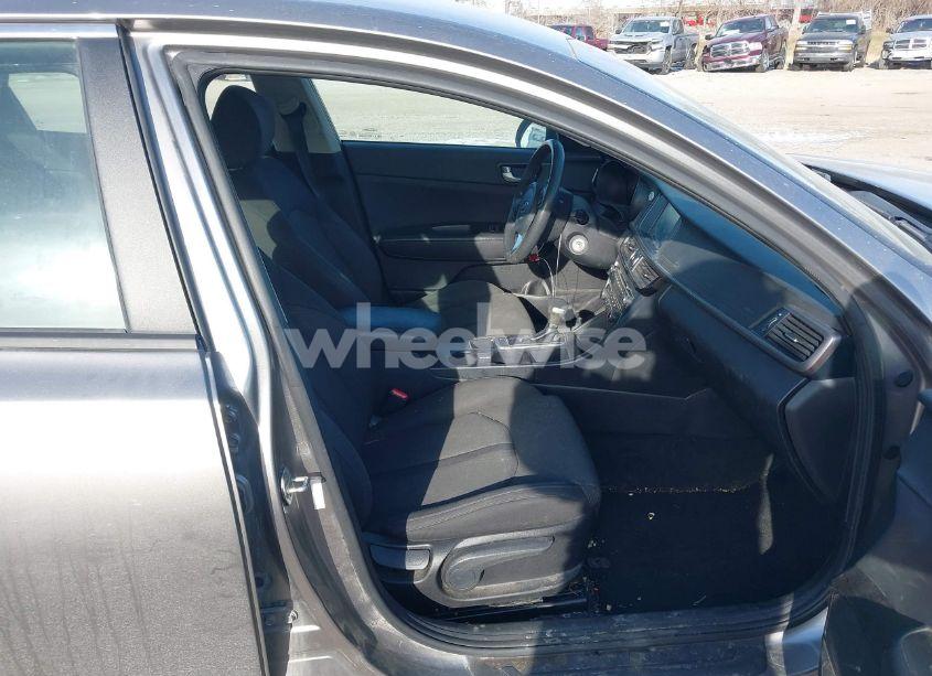 Photo 5 of 2018 Kia Optima LX (VIN 5XXGT4L3XJG205277)