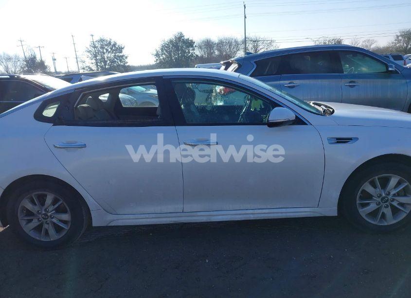 Photo 13 of 2018 Kia Optima LX (VIN 5XXGT4L3XJG206946)