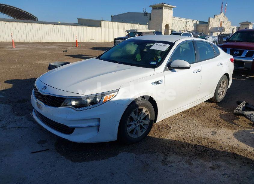 Photo 2 of 2018 Kia Optima LX (VIN 5XXGT4L3XJG206946)