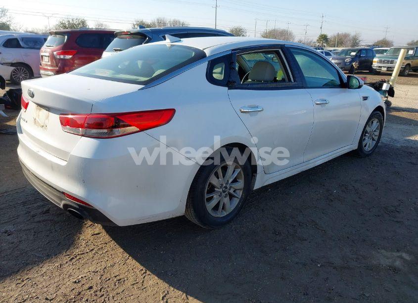 Photo 4 of 2018 Kia Optima LX (VIN 5XXGT4L3XJG206946)